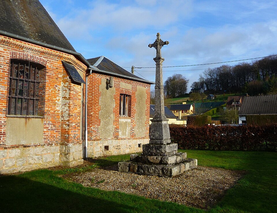 Croix de cimetière à Saint — Germain — des — Essourts