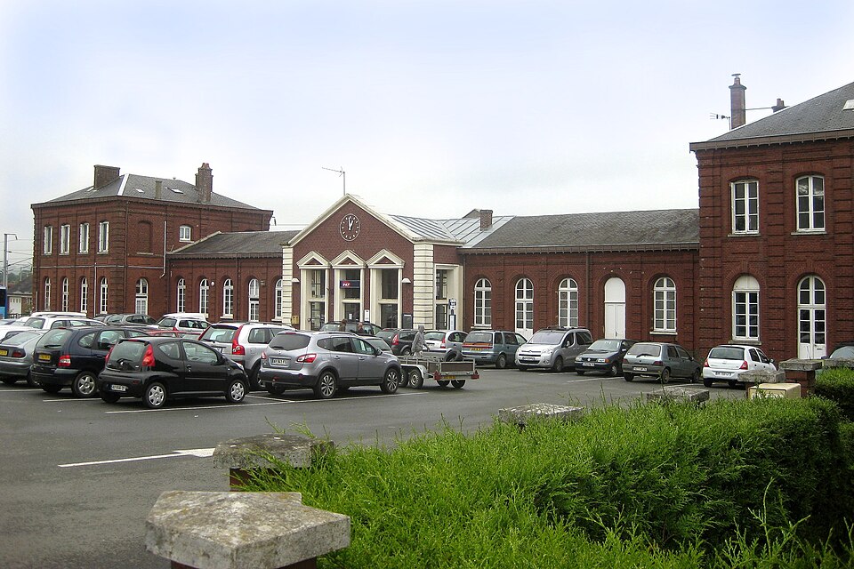 Bâtiment voyageurs de la gare de Serqueux par Cramos