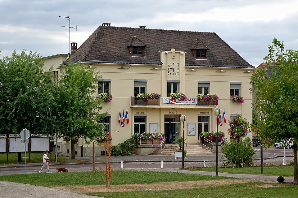 Le Trait — mairie