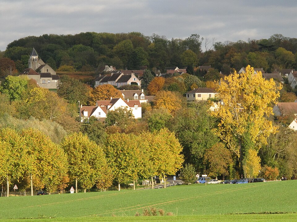 Bussy — Saint — Martin from the park of Rentilly