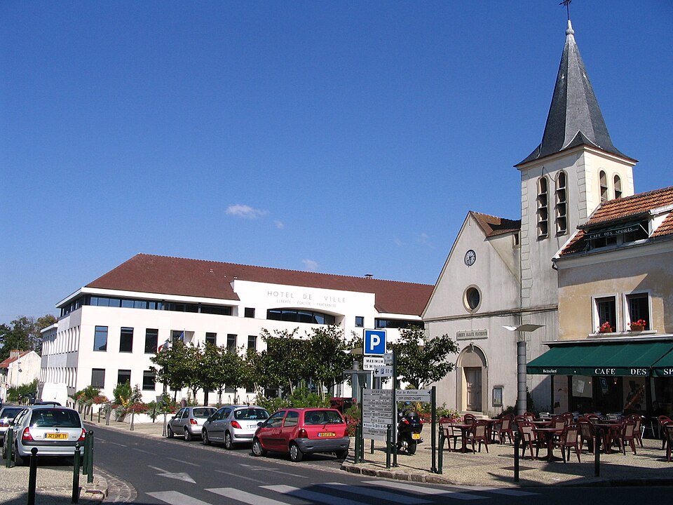 Champs — sur — Marne — Church — 2