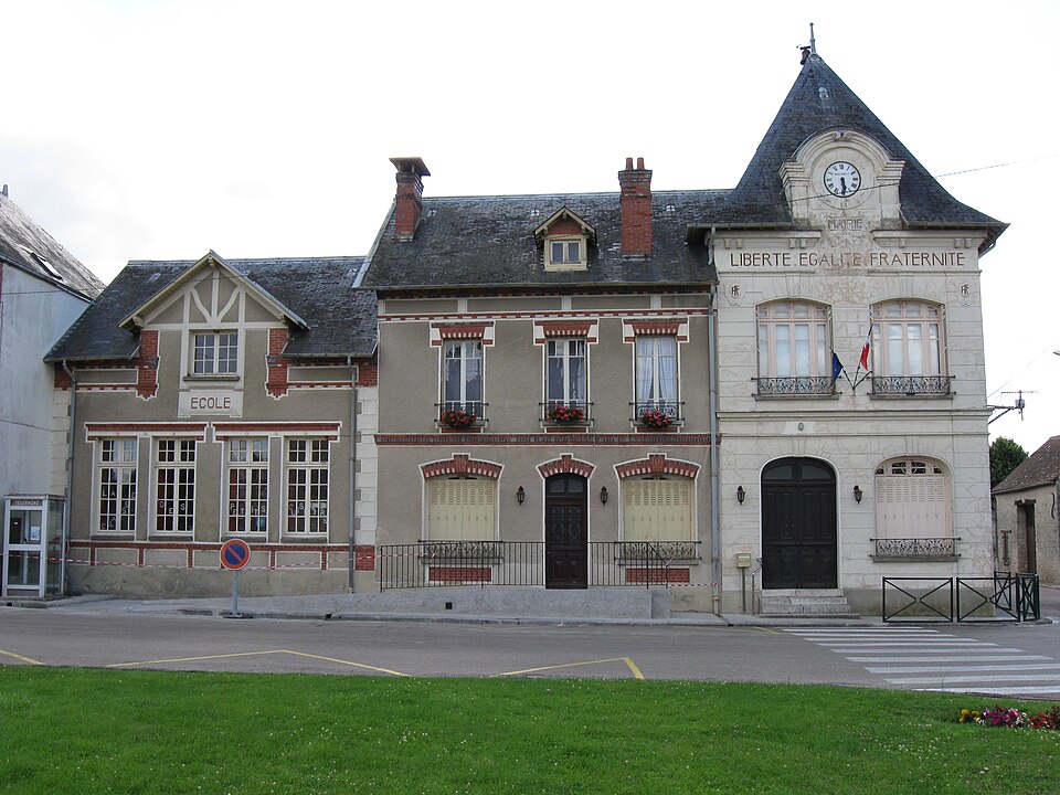 Chevrainvilliers Mairie — école