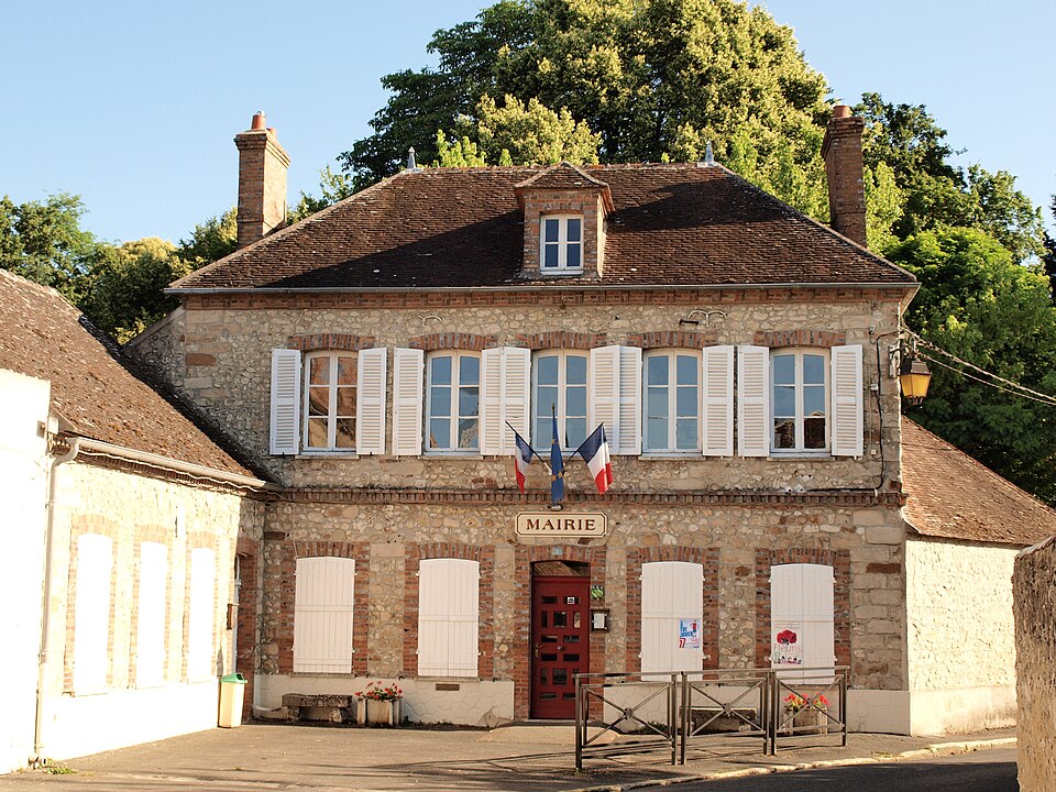 Chevry — en — Sereine — FR — 77 — mairie — 03