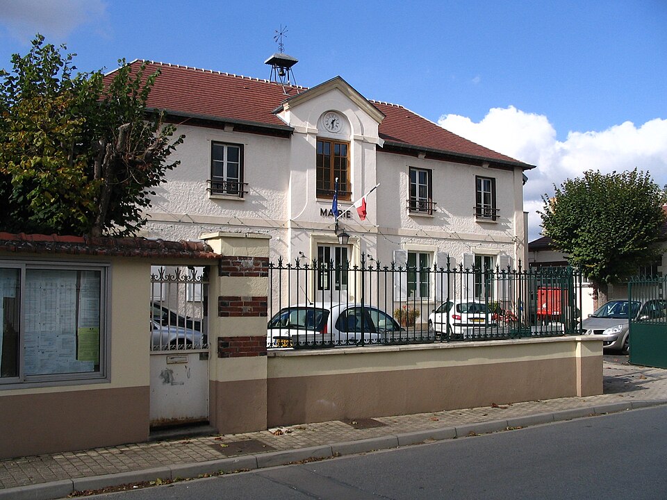 Coubert — Town hall