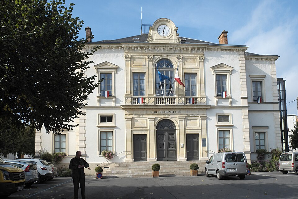 Coulommiers Hôtel de Ville 975