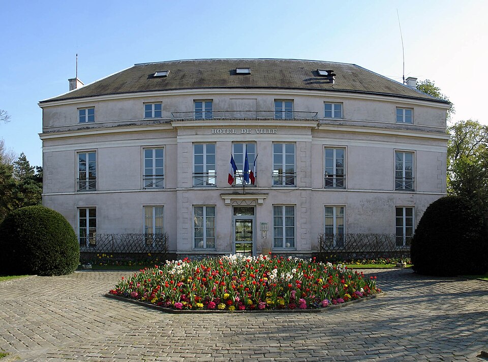 Courtry — Mairie 01