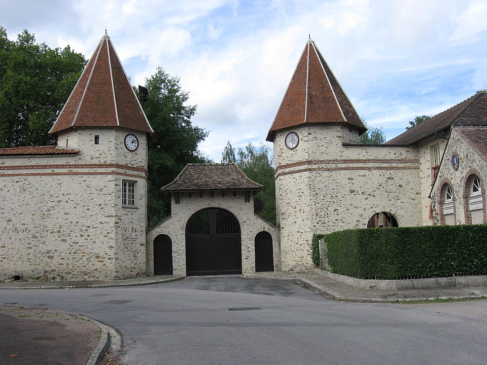 Coutençon château porte d'entrée