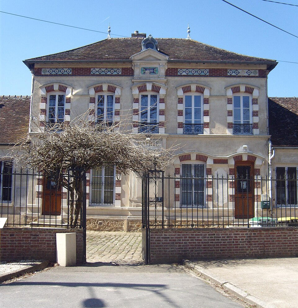 Mairie de Crèvecœur — en — Brie