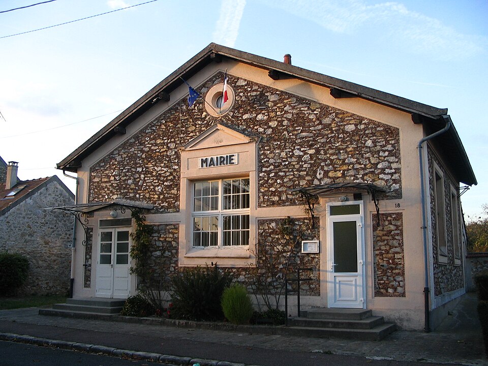 Crisenoy — Town hall