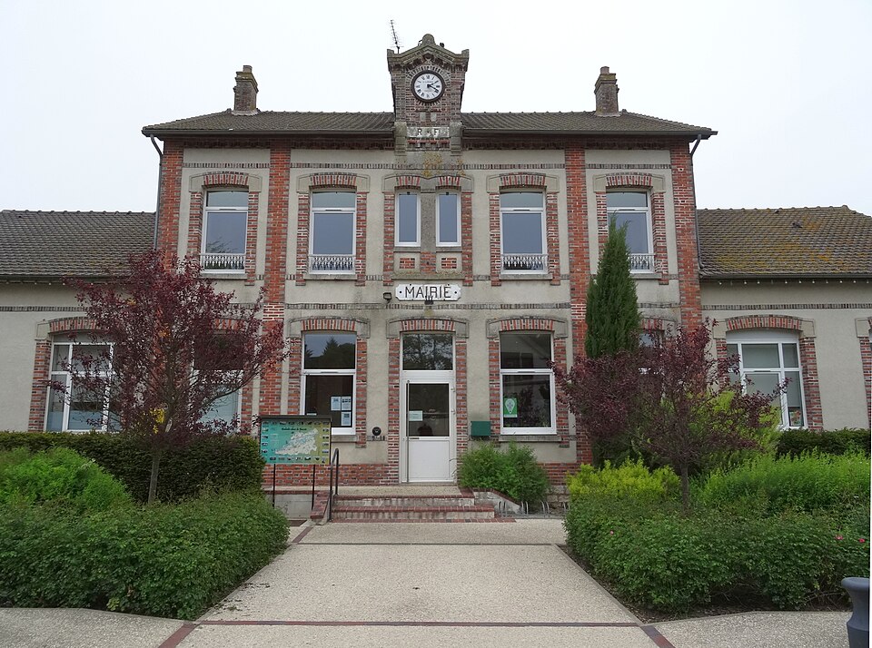 Fontaine — Fourches mairie