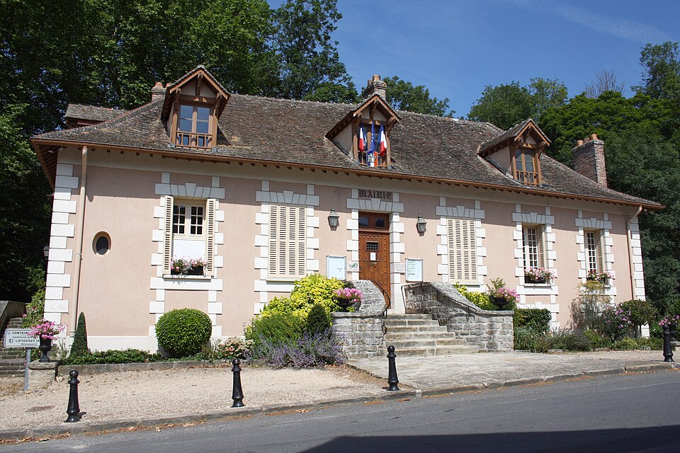 Fontaine — le — Port Town hall 28
