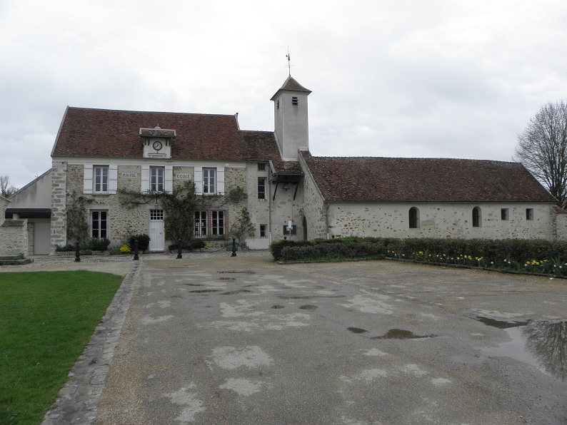 Hautefeuille (77) Mairie et église