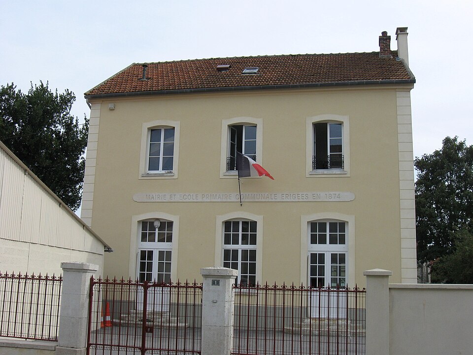 Iverny ancienne mairie — école