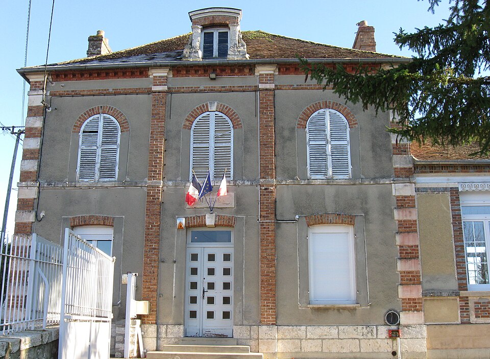 Laval — en — Brie mairie
