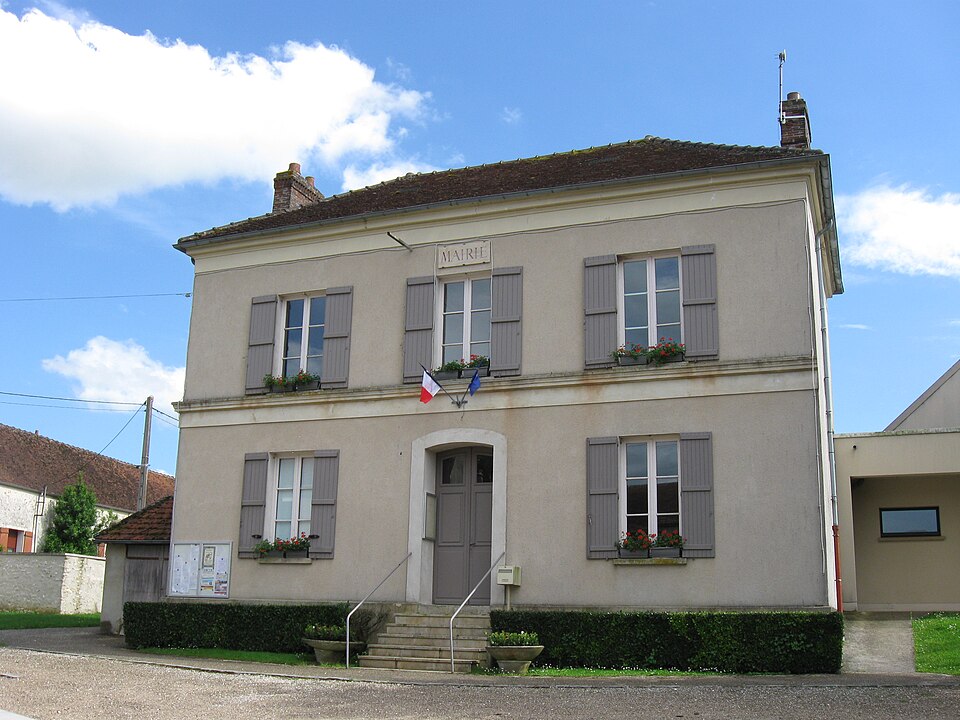 Leudon — en — Brie mairie