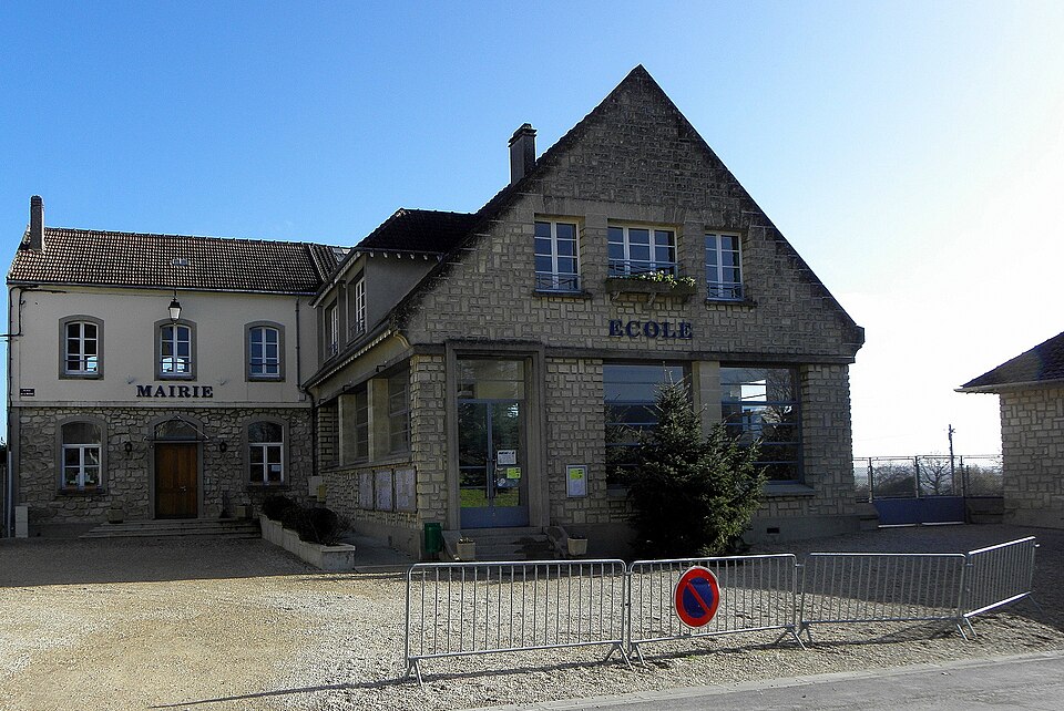 May — en — Multien (77) Mairie