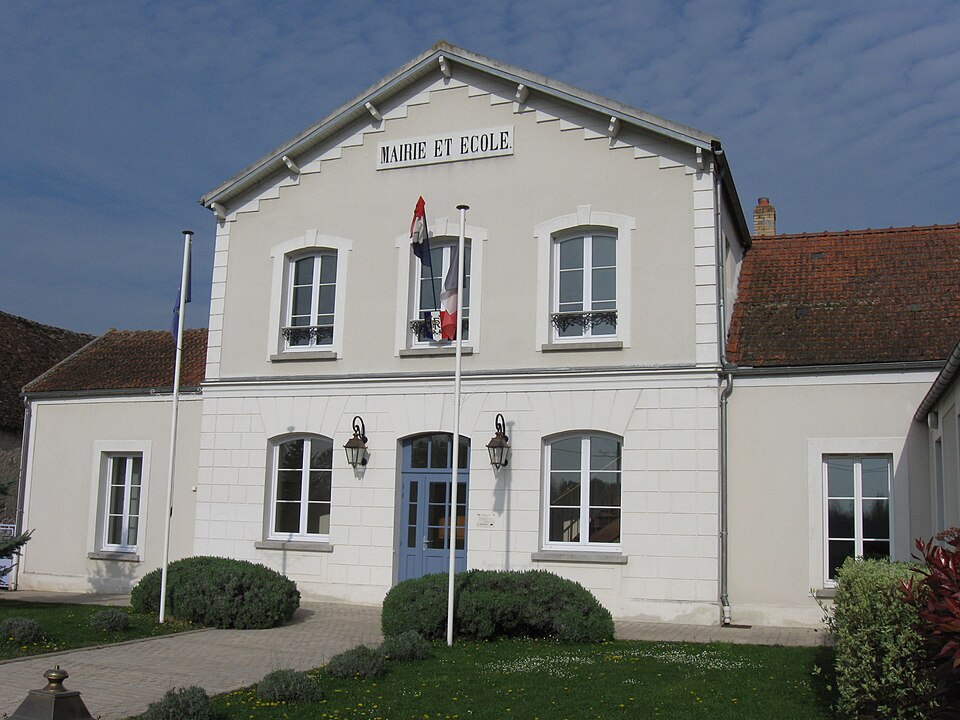 Mouy — s — S mairie