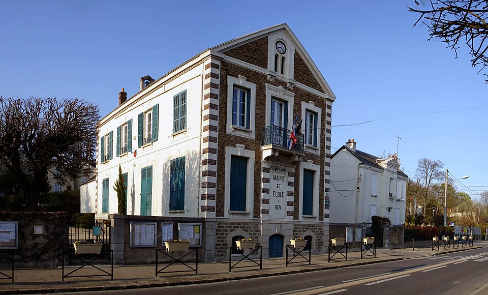 Pomponne — mairie 01