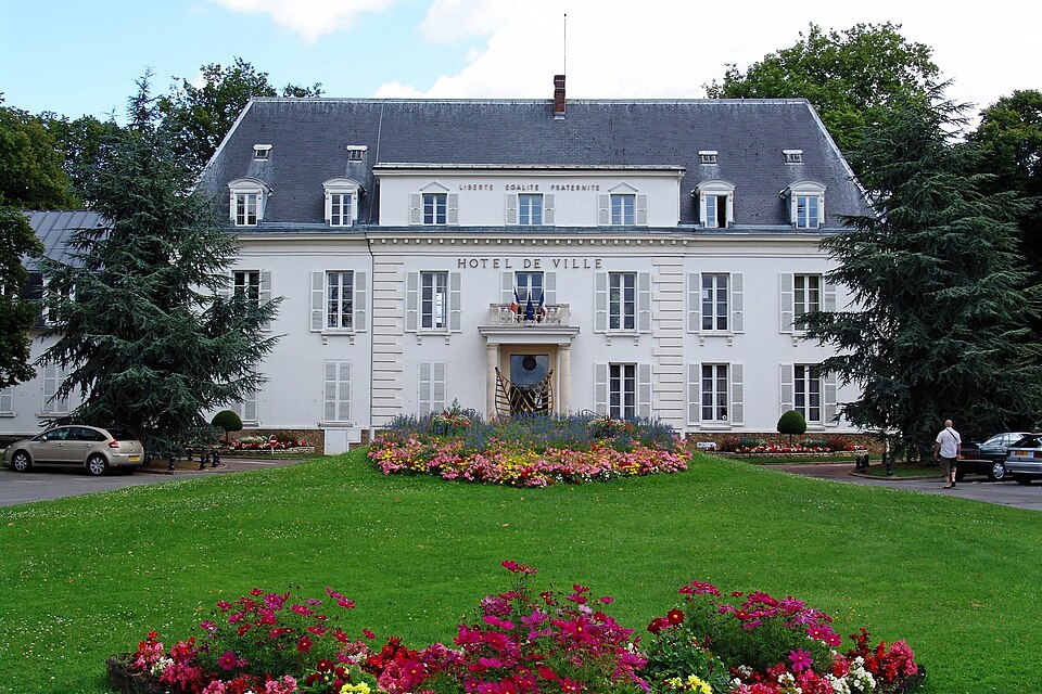 Hotel de ville de Pontault — Combault
