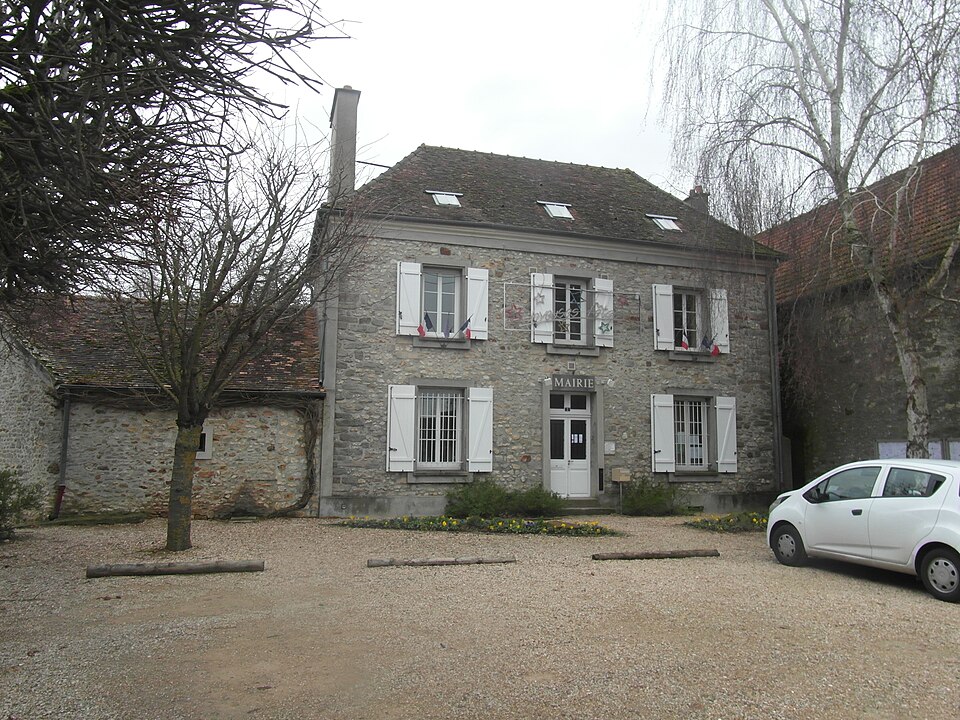 Fr — Mairie de Réau (Seine — et — Marne)