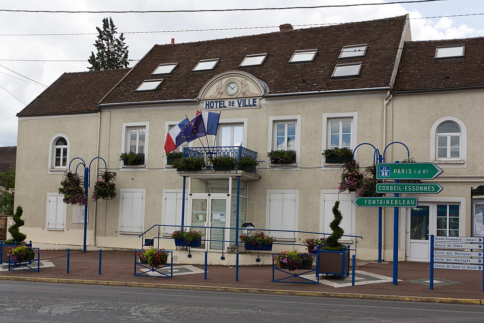 Saint — Fargeau — Ponthierry — Mairie — IMG 4445