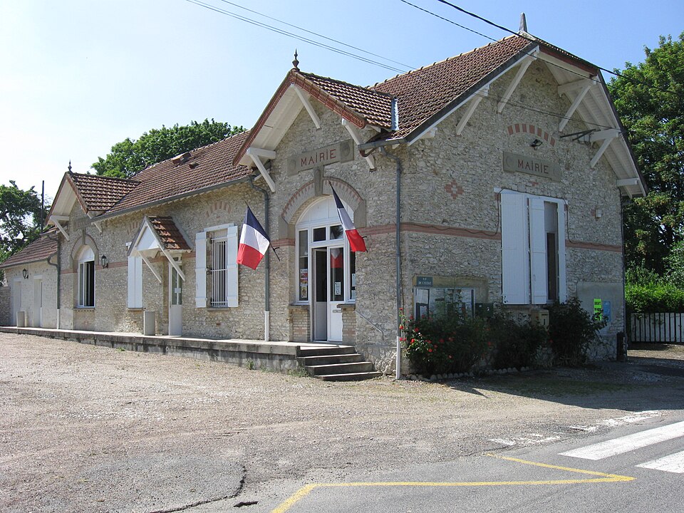 Saint — Just — en — Brie mairie