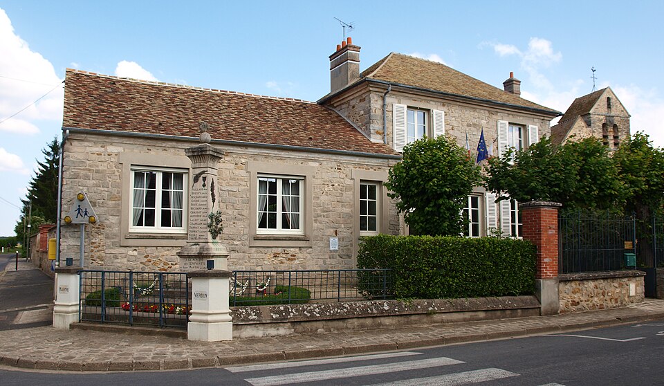 Saint — Martin — en — Bière — FR — 77 — mairie — 10