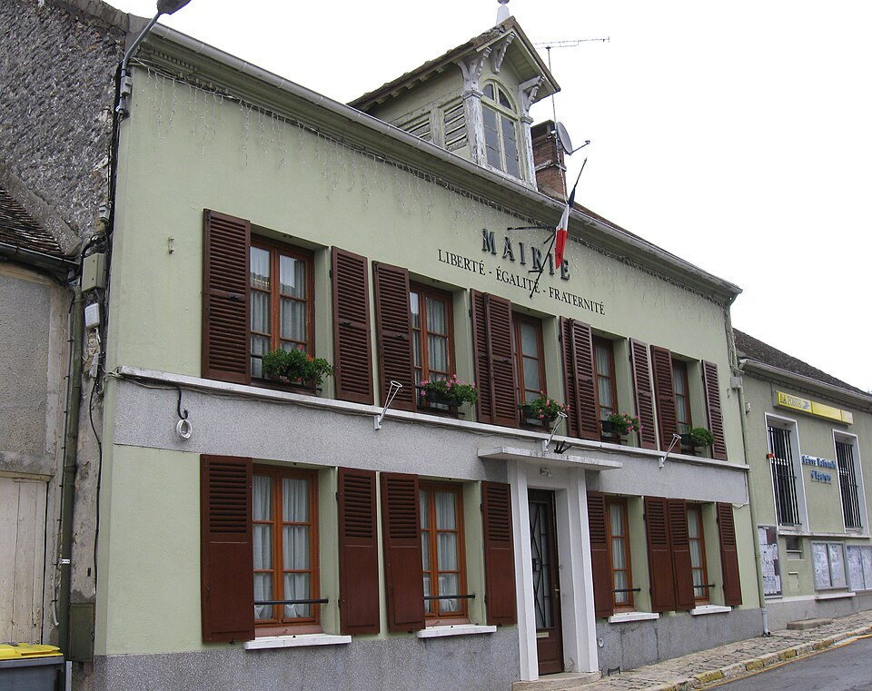 Valence — en — Brie mairie