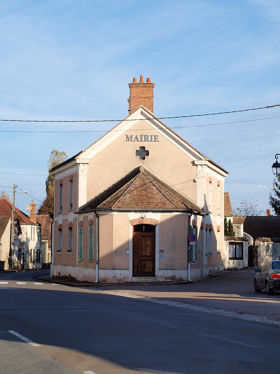 Le Vaudoué — FR — 77 — mairie — 14