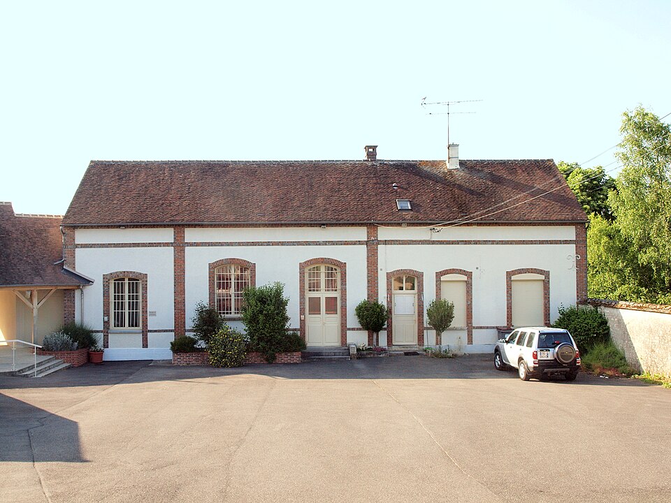 Vaux — sur — Lunain — FR — 77 — mairie — 01