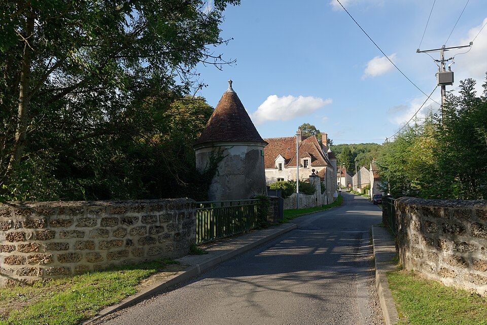 Rue du château Villeneuve — sur — Bellot n01