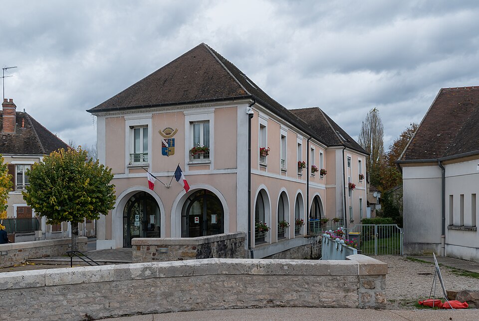 Town hall of Voulx (1)