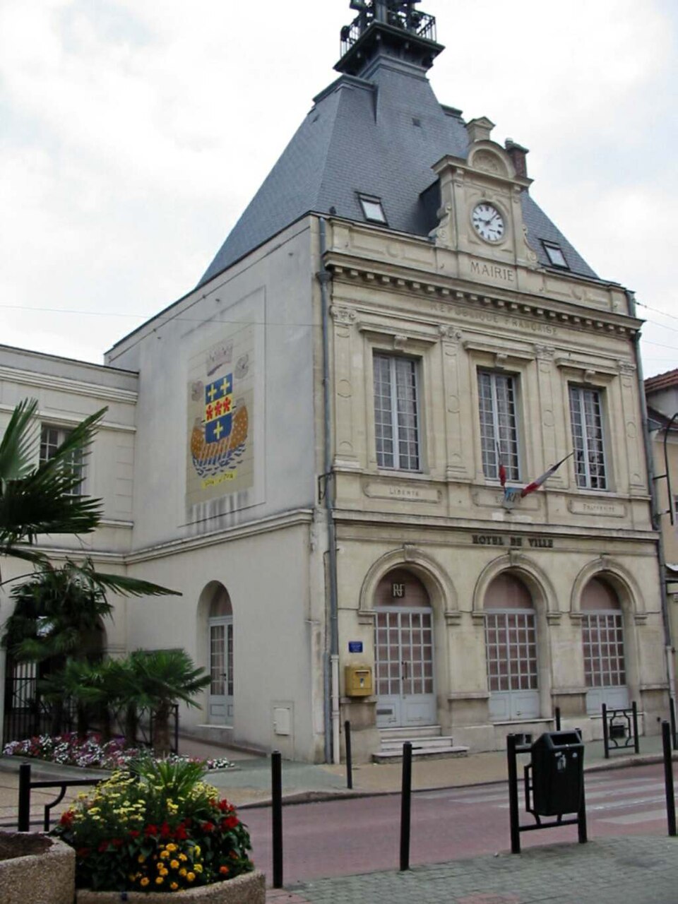 Bonnières — sur — Seine — Mairie01