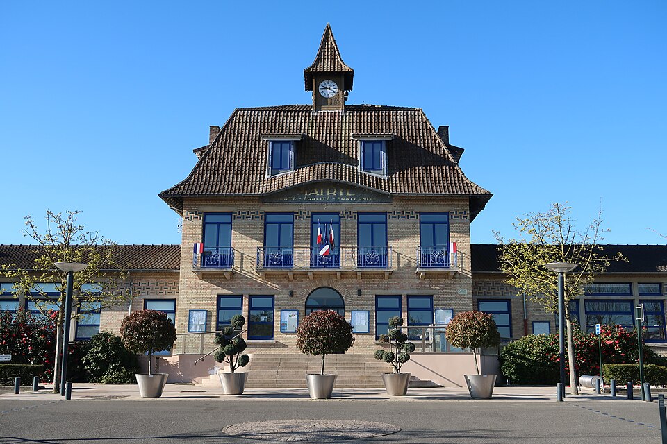 Mairie des Clayes — sous — Bois, Yvelines 6