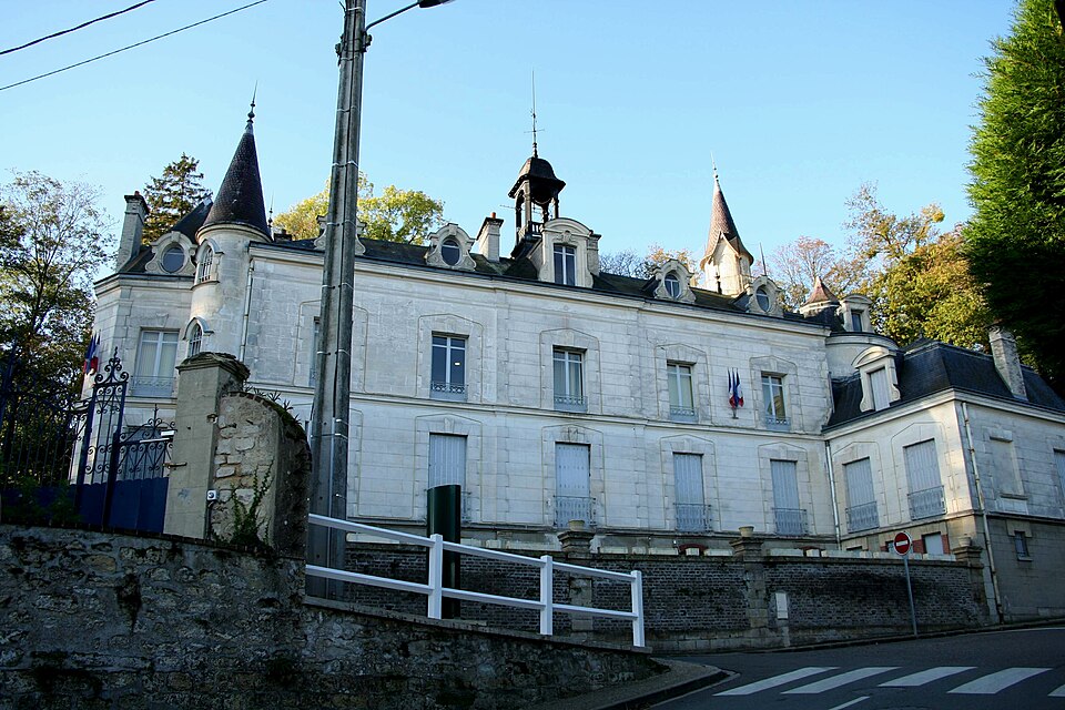 Hardricourt — Mairie01
