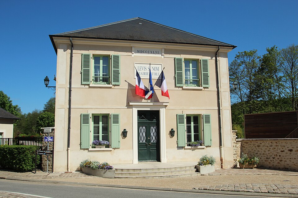 Mairie de Lévis — Saint — Nom le 10 mai 2015 — 1