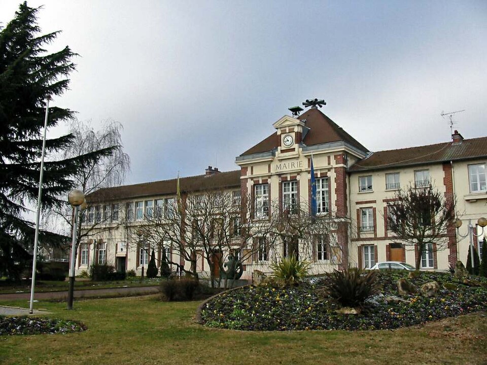 Mantes — la — Ville mairie01