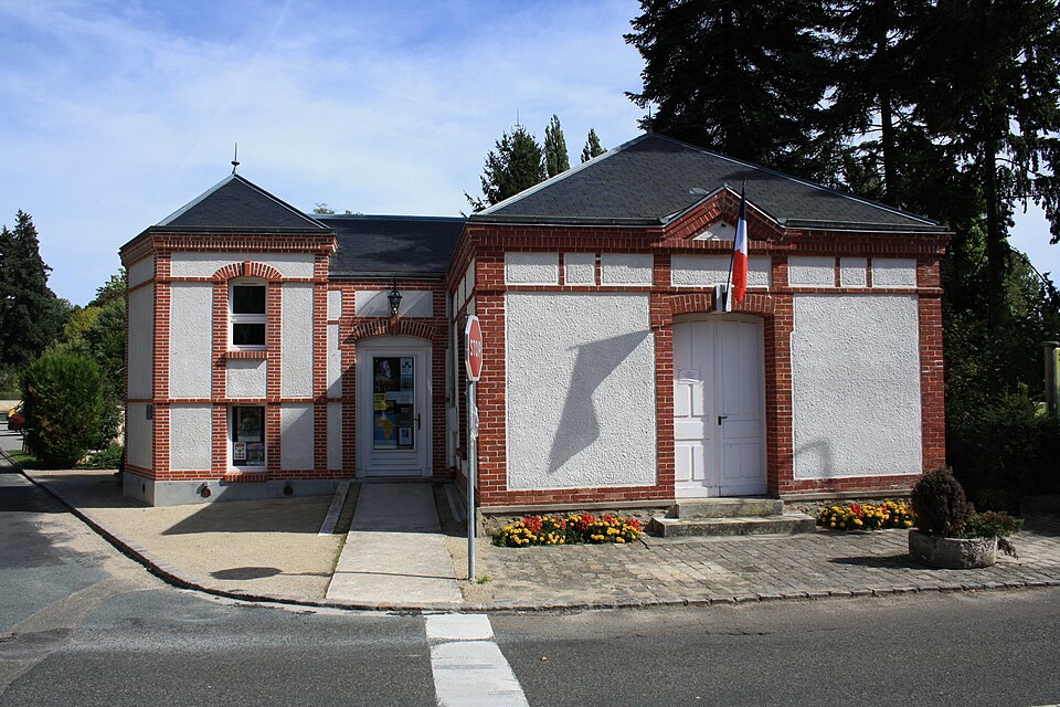Milon — la — Chapelle Town hall