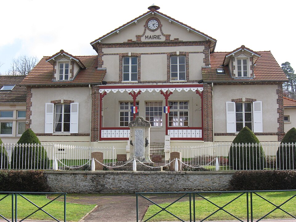 Poigny — la — Forêt mairie