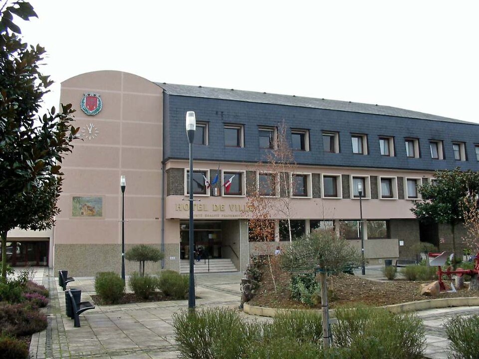 Porcheville — Mairie01