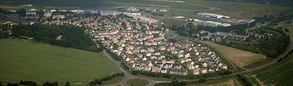 Toussus — le — Noble