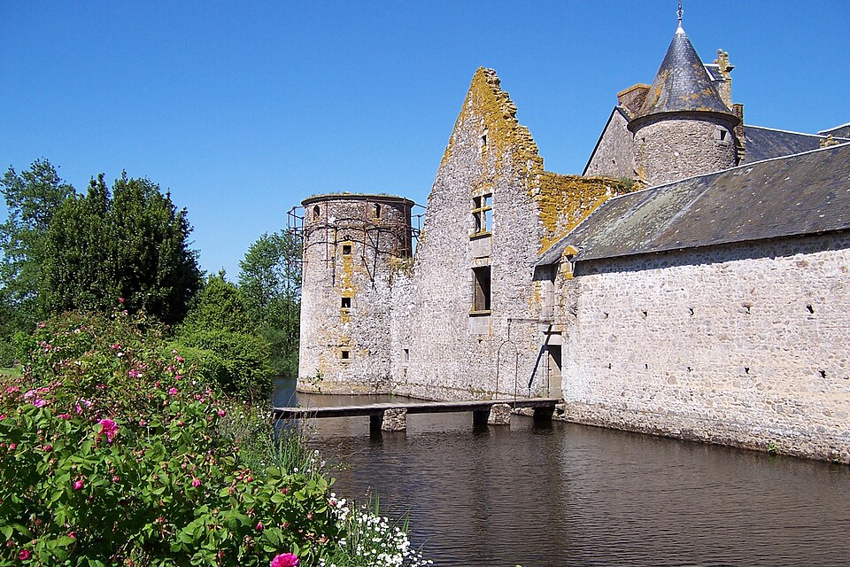 France — Deux — Sèvres — Beaulieu sous Parthenay — Le château 2