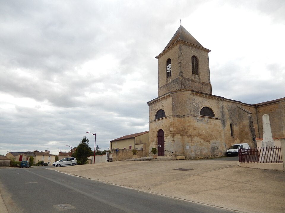 FR 79 Brûlain — Église Saint — Martin et Rue Baptiste — Paul Grimaud