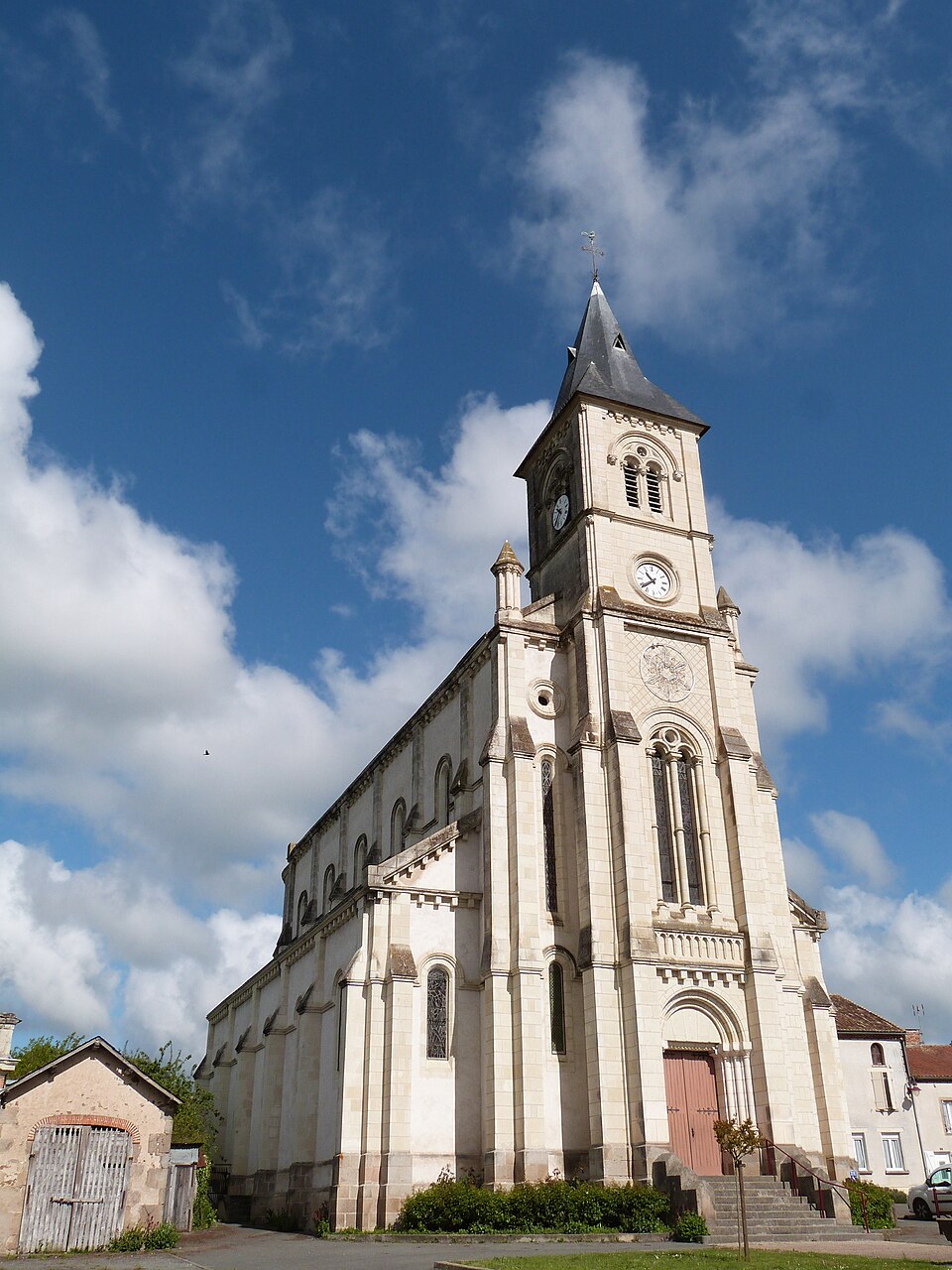 Eglise Saint — Hilaire de Faye — l'Abbesse