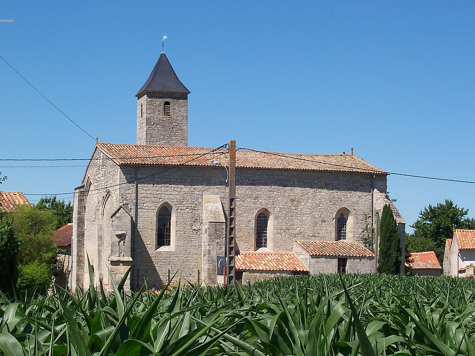 Eglise — St — Martin — d'Entraigues — orientation — sud