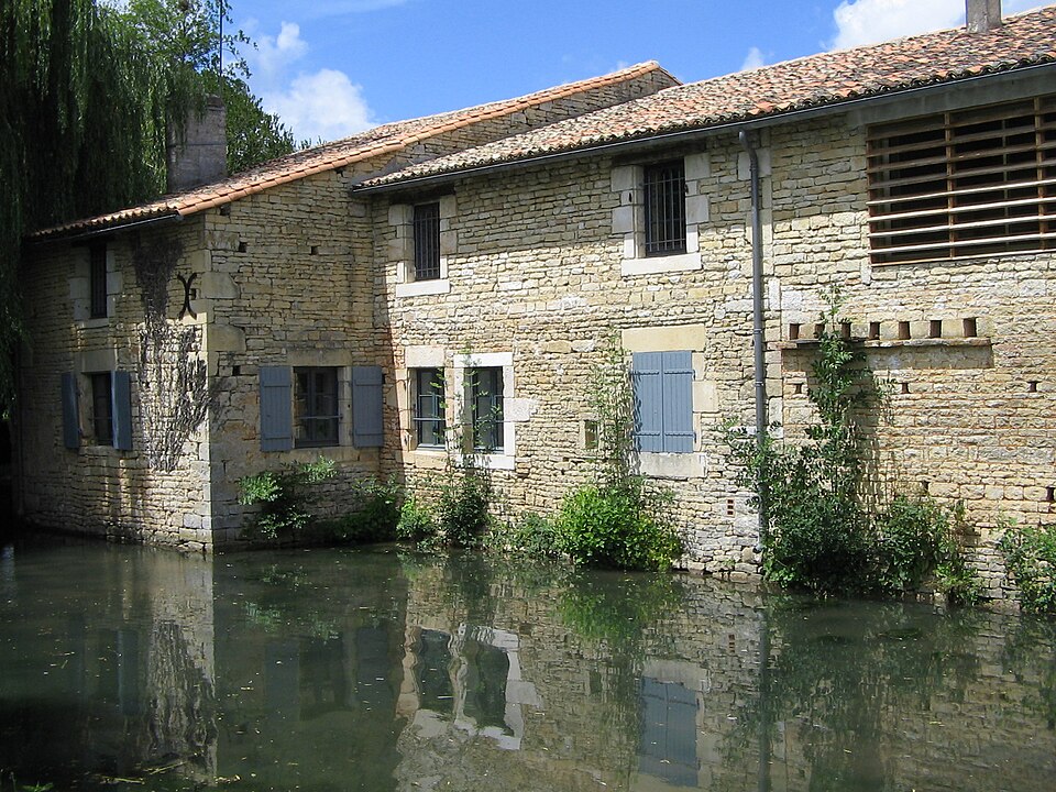 Moulin Lezay 79
