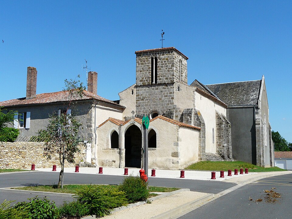 Lhoumois église (2)