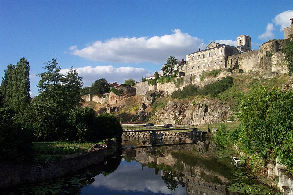 Parthenay Citadel from Saint — Paul Bridge 2