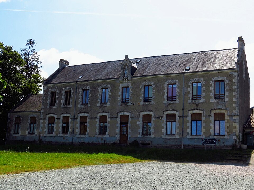Ecole Privée de Saint — Georges — de — Noisné