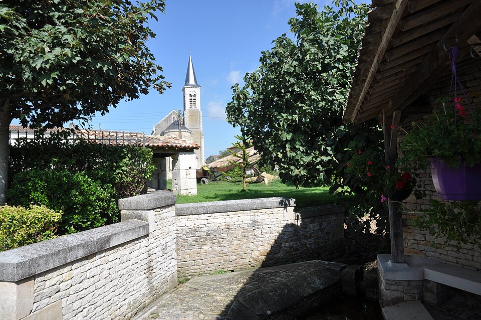 Lavoir de la Panification et église